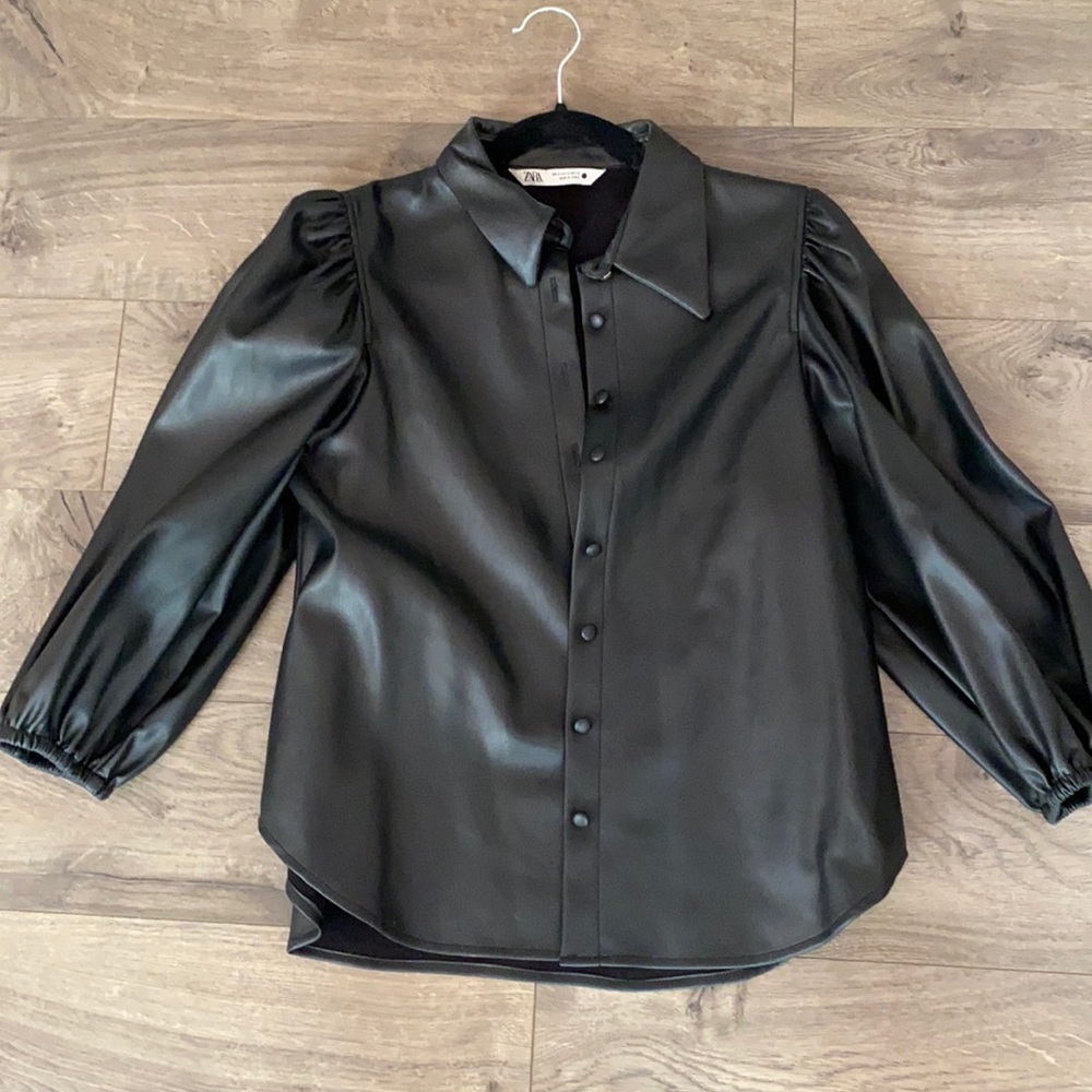 Zara cute vegan leather top! Size medium